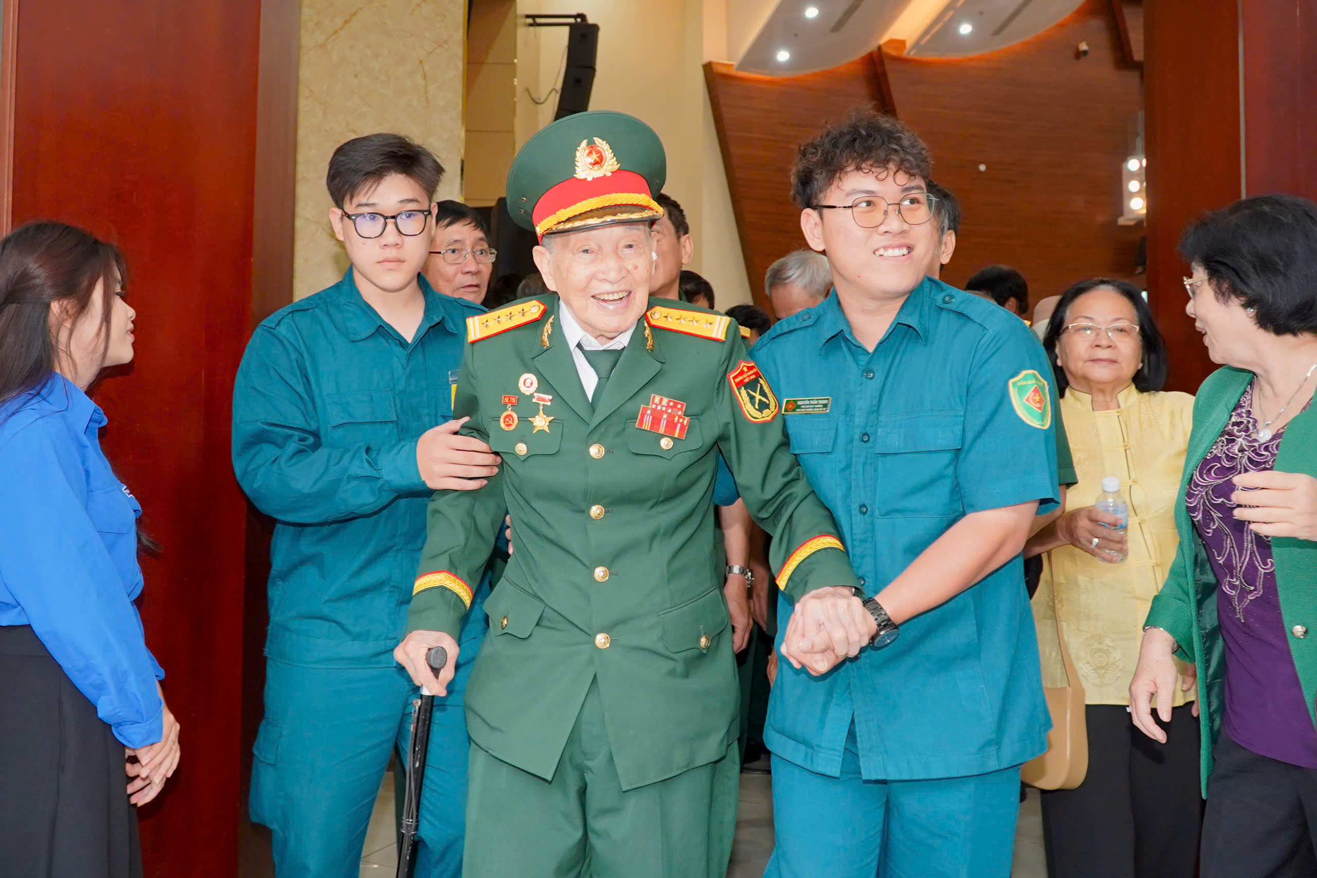 TP.HCM tri ân đóng góp của cán bộ cao cấp quân đội nghỉ hưu- Ảnh 2.