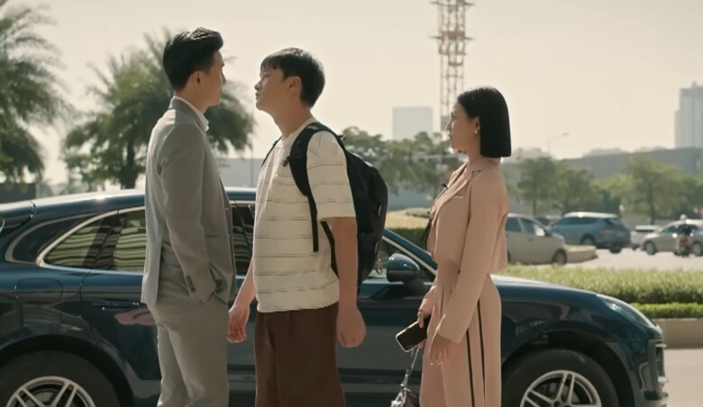 Đức dằn mặt Hiếu khi Hiếu thả thính Tú.