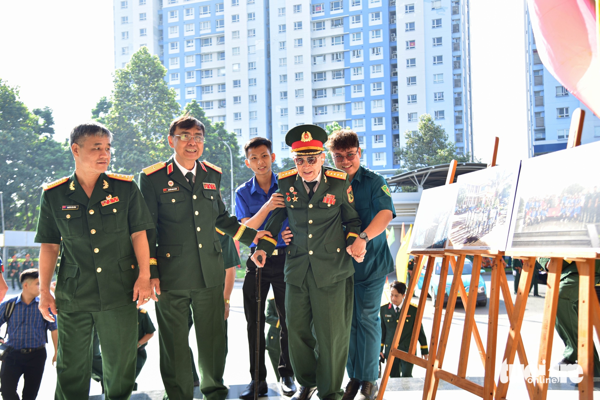 TP.HCM gặp mặt cán bộ nghỉ hưu ôn truyền thống Ngày thành lập Quân đội nhân dân Việt Nam - Ảnh 6.