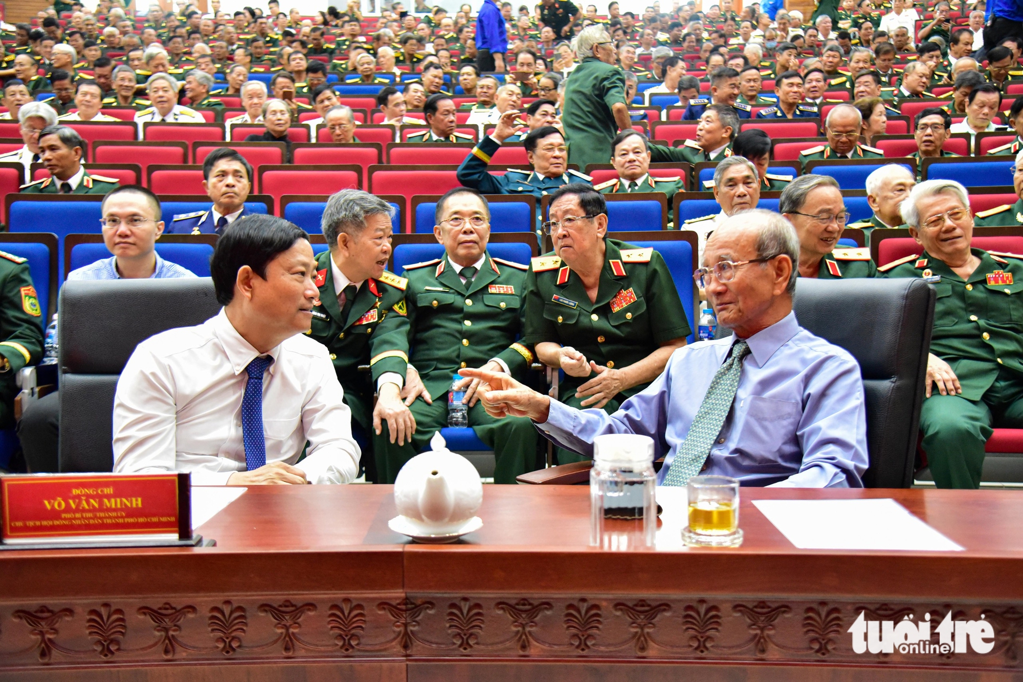 TP.HCM gặp mặt cán bộ nghỉ hưu ôn truyền thống Ngày thành lập Quân đội nhân dân Việt Nam - Ảnh 8.