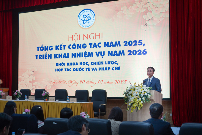 Bộ trưởng Khoa học và Công nghệ Nguyễn Mạnh Hùng phát biểu tại Hội nghị Tổng kết của khối Khoa học, Chiến lược, Hợp tác quốc tế, Pháp chế, ngày 20/12/2025. Ảnh: Lưu Quý