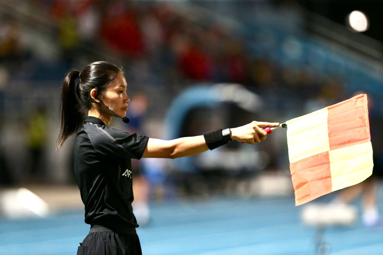 AFC có thể xử lý cả trọng tài chính lẫn trợ lý sau quyết định sai lầm khiến Việt Nam thua Philiipines- Ảnh 3.