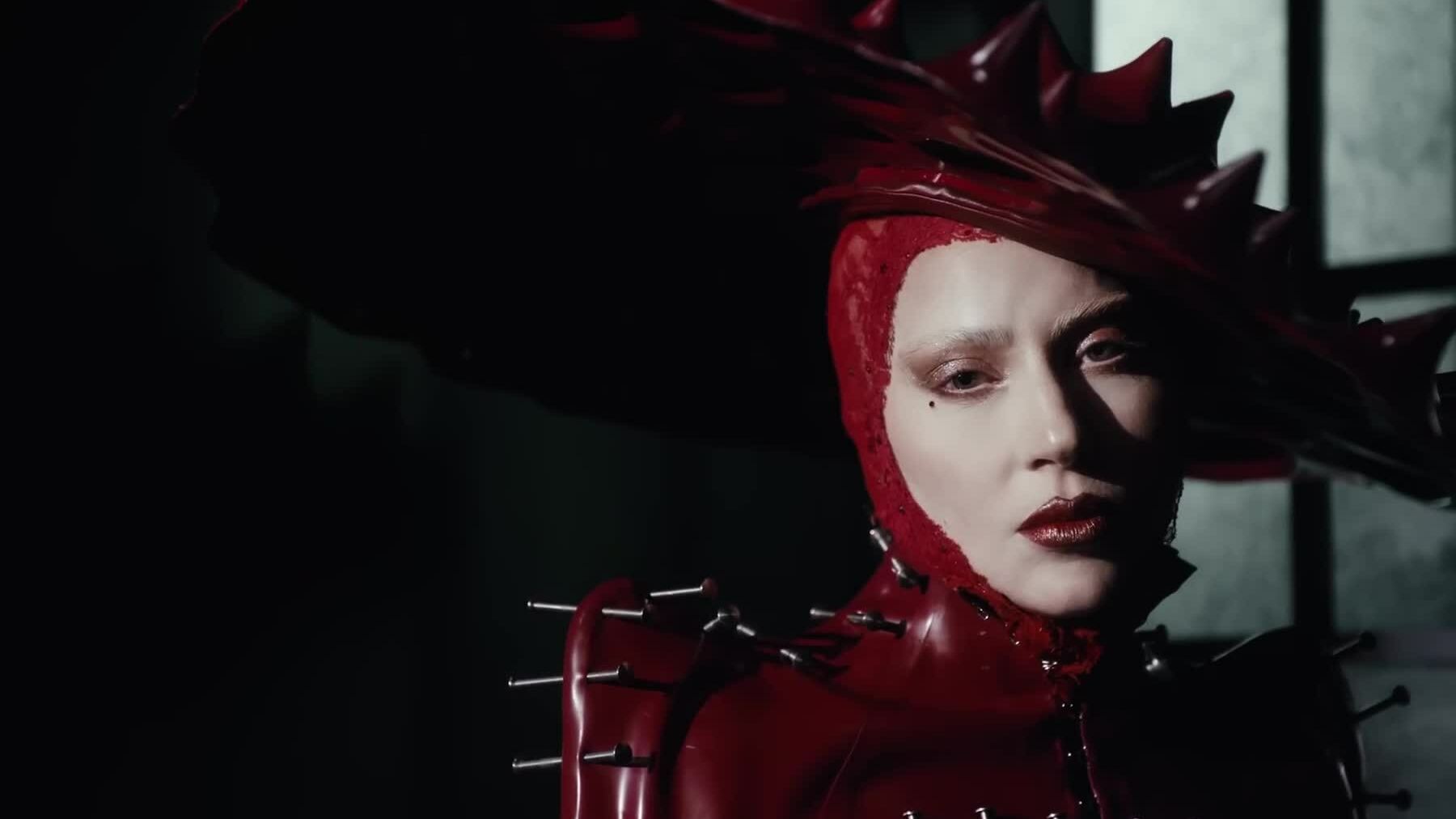 MV "Abracadabra" của Lady Gaga