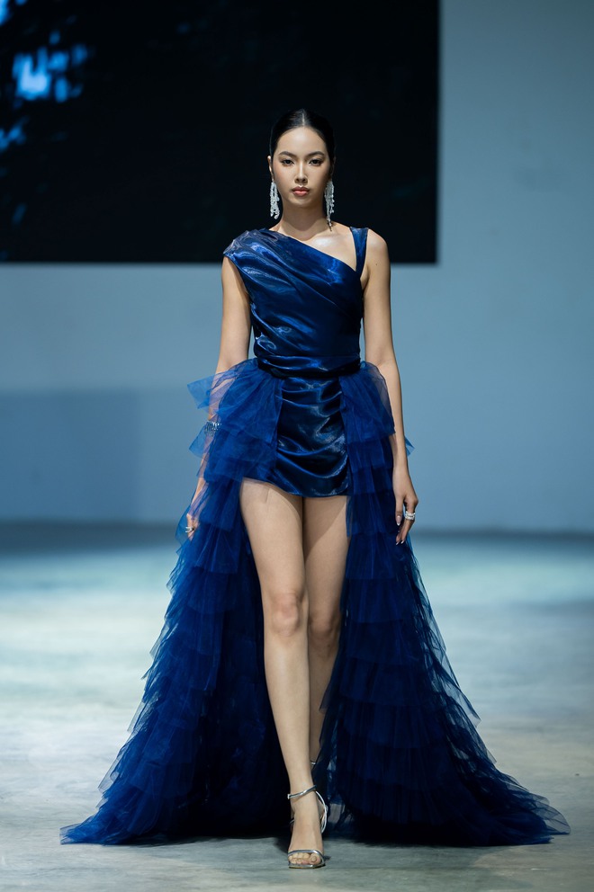 Người mẫu trẻ là trung tâm của sàn diễn tôn vinh giá trị Việt- Ảnh 9.