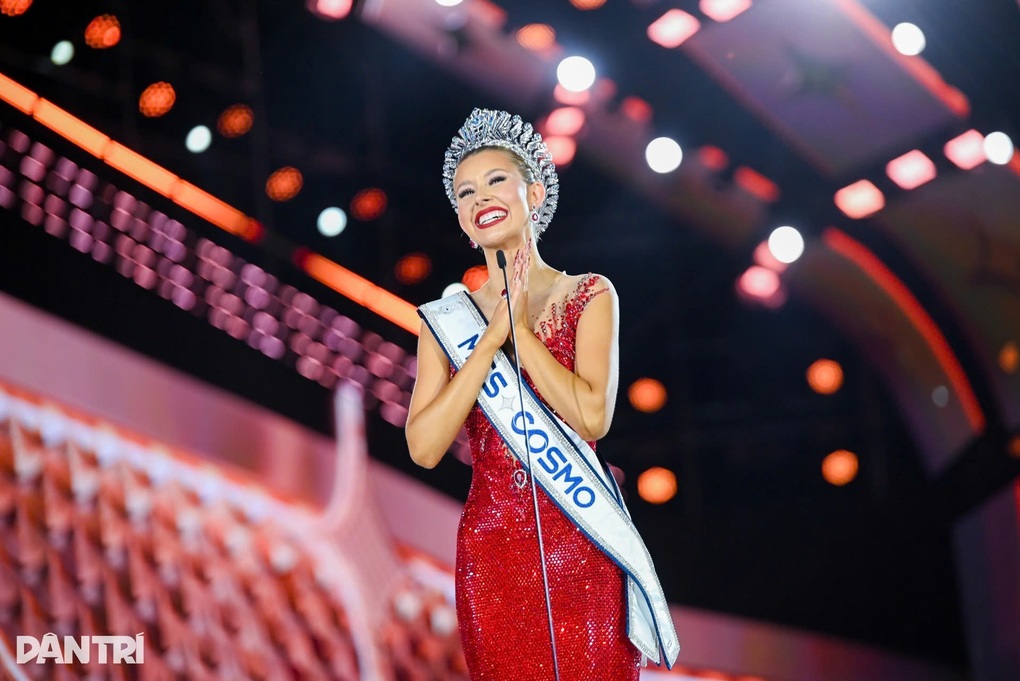 Ban tổ chức hé lộ lý do chọn người đẹp Mỹ đăng quang Miss Cosmo 2025 - 3