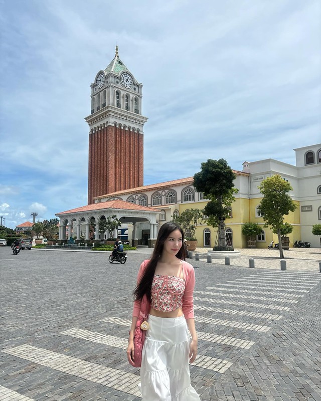 Thoát khỏi sự đơn điệu trong ngày đông với áo cardigan- Ảnh 4.