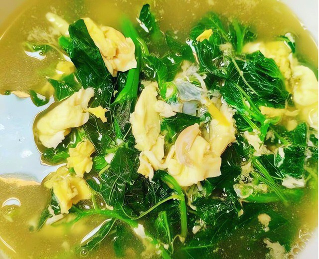 Món canh trứng rau dền dễ chế biến, phù hợp ăn nóng giúp bổ sung dưỡng chất, ấm bụng trong những ngày lạnh