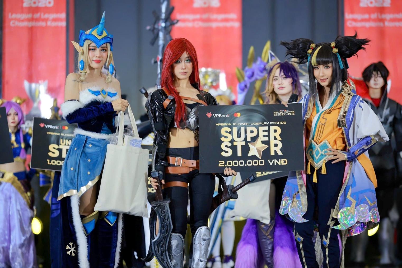 Khi các nhân vật Liên Minh Huyền Thoại bước ra đời thực tại VPBank Runway Cosplay Contest- Ảnh 4. Khi các nhân vật Liên Minh Huyền Thoại bước ra đời thực tại VPBank Runway Cosplay Contest- Ảnh 4.