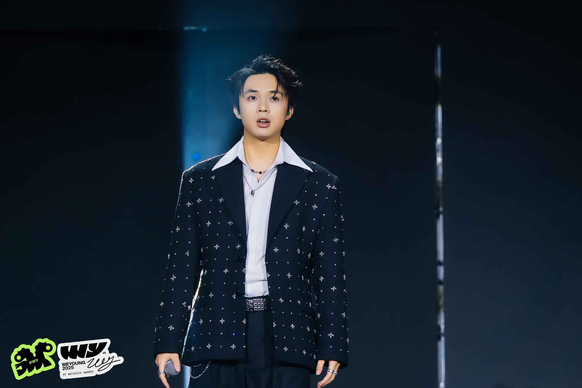 Rapper Nhật Hoàng: 