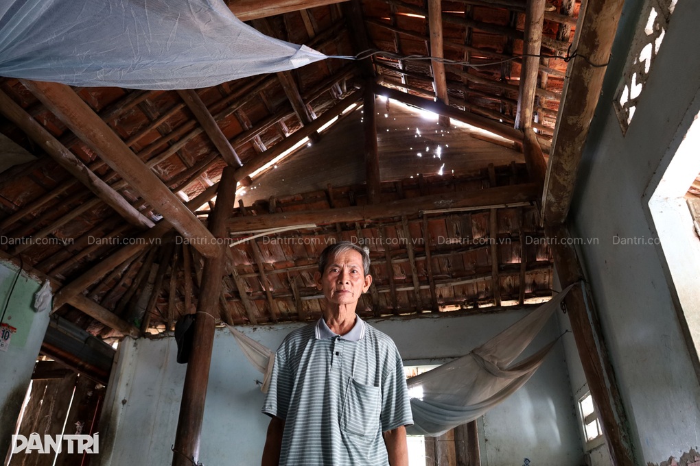 Nỗi khốn khổ đến cùng cực của cha già 75 tuổi và 3 người con tật nguyền - 3