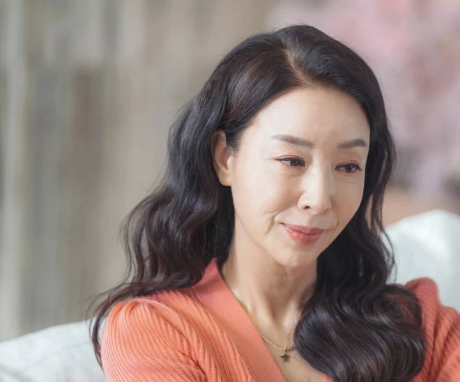 Cặp đôi diễn viên ly hôn bỗng tái hợp ở nơi không ngờ sau 10 năm, đàng gái sượng người thấy chồng cũ âu yếm người khác- Ảnh 2. Cặp đôi diễn viên ly hôn bỗng tái hợp ở nơi không ngờ sau 10 năm, đàng gái sượng người thấy chồng cũ âu yếm người khác- Ảnh 2.