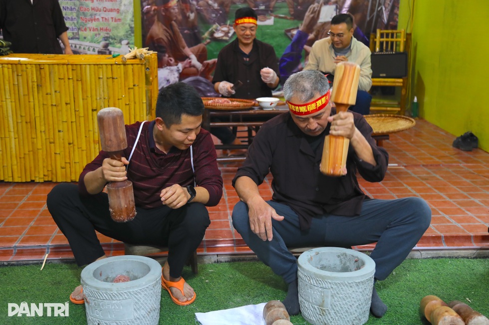 Cả làng làm chả quế khổng lồ 120kg, đãi khách Thủ đô thưởng thức - 4