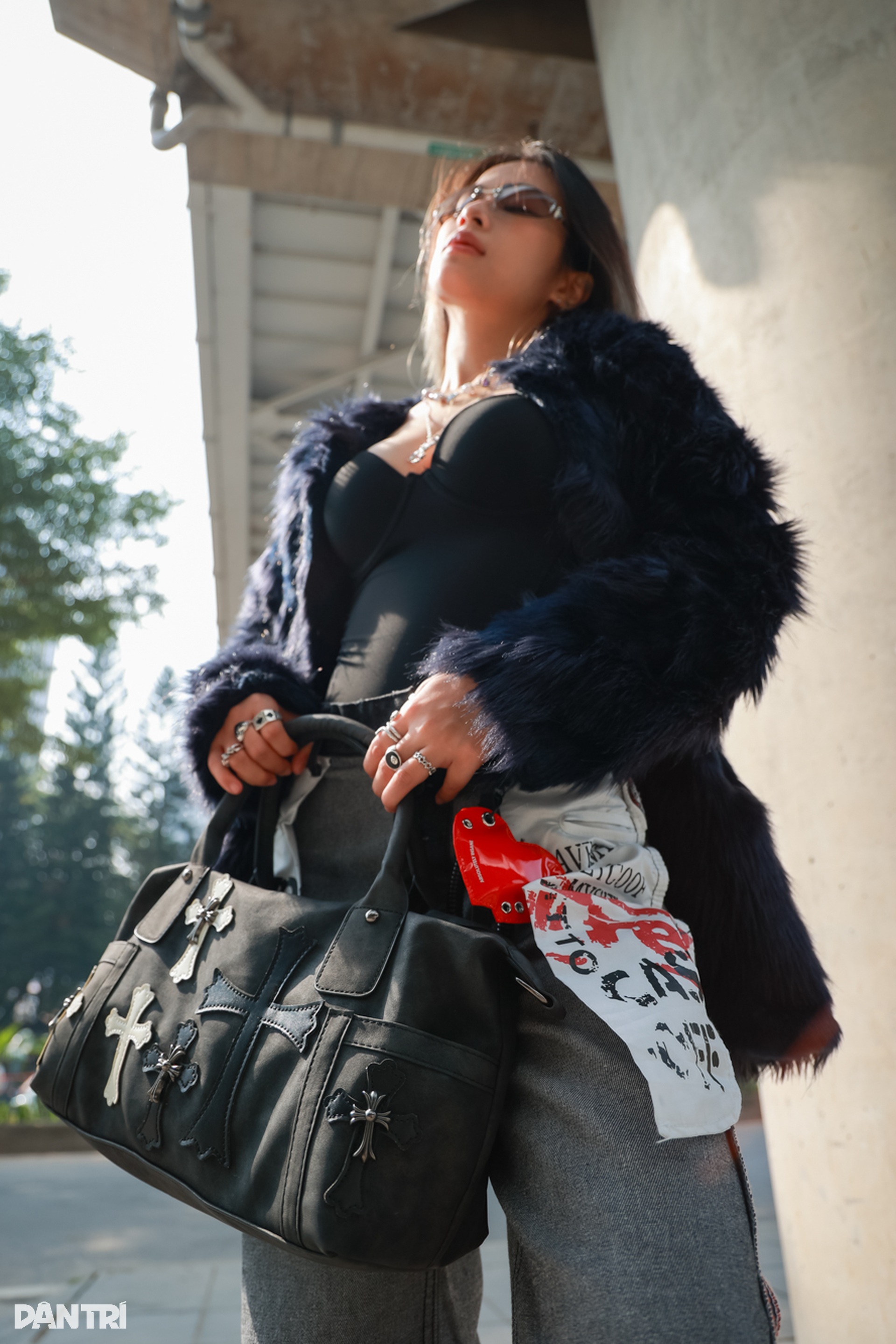 Cô gái Hà Nội diện áo lông hút mắt từ cái nhìn đầu tiên - 4