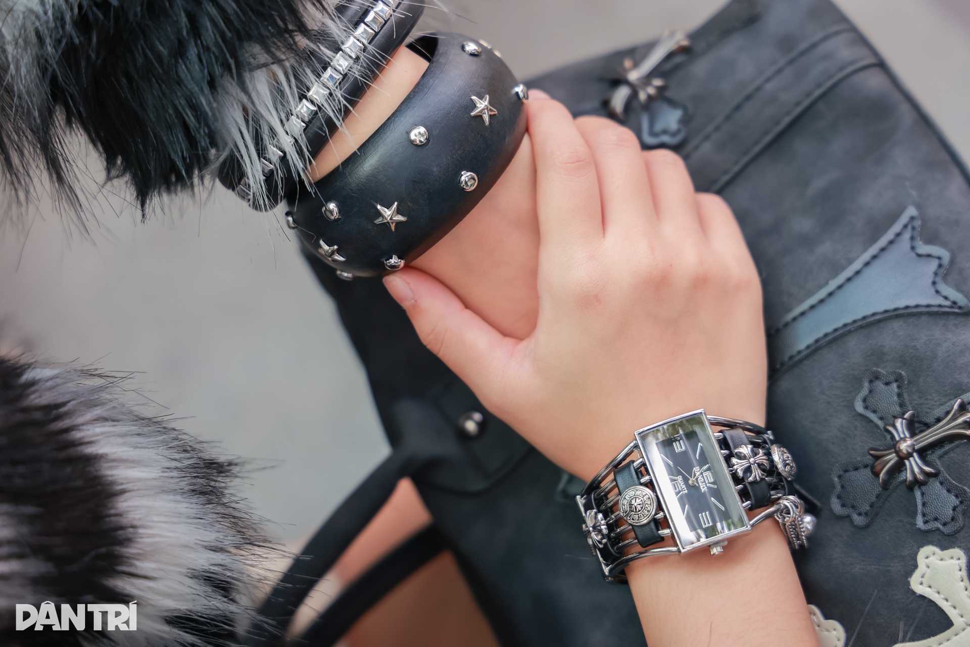 Cô gái Hà Nội diện áo lông hút mắt từ cái nhìn đầu tiên - 8