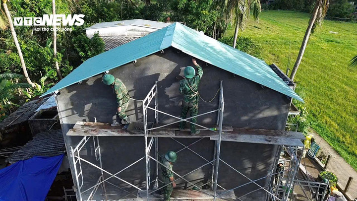‘Chiến dịch Quang Trung’ xây nhà thần tốc: ‘Bộ đội làm nhà nhanh mà đẹp lắm’- Ảnh 3.