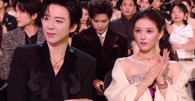 Không ai bênh được Triệu Lộ Tư: Cố tới đâu vẫn mờ nhạt trước 1 mỹ nhân?- Ảnh 3.