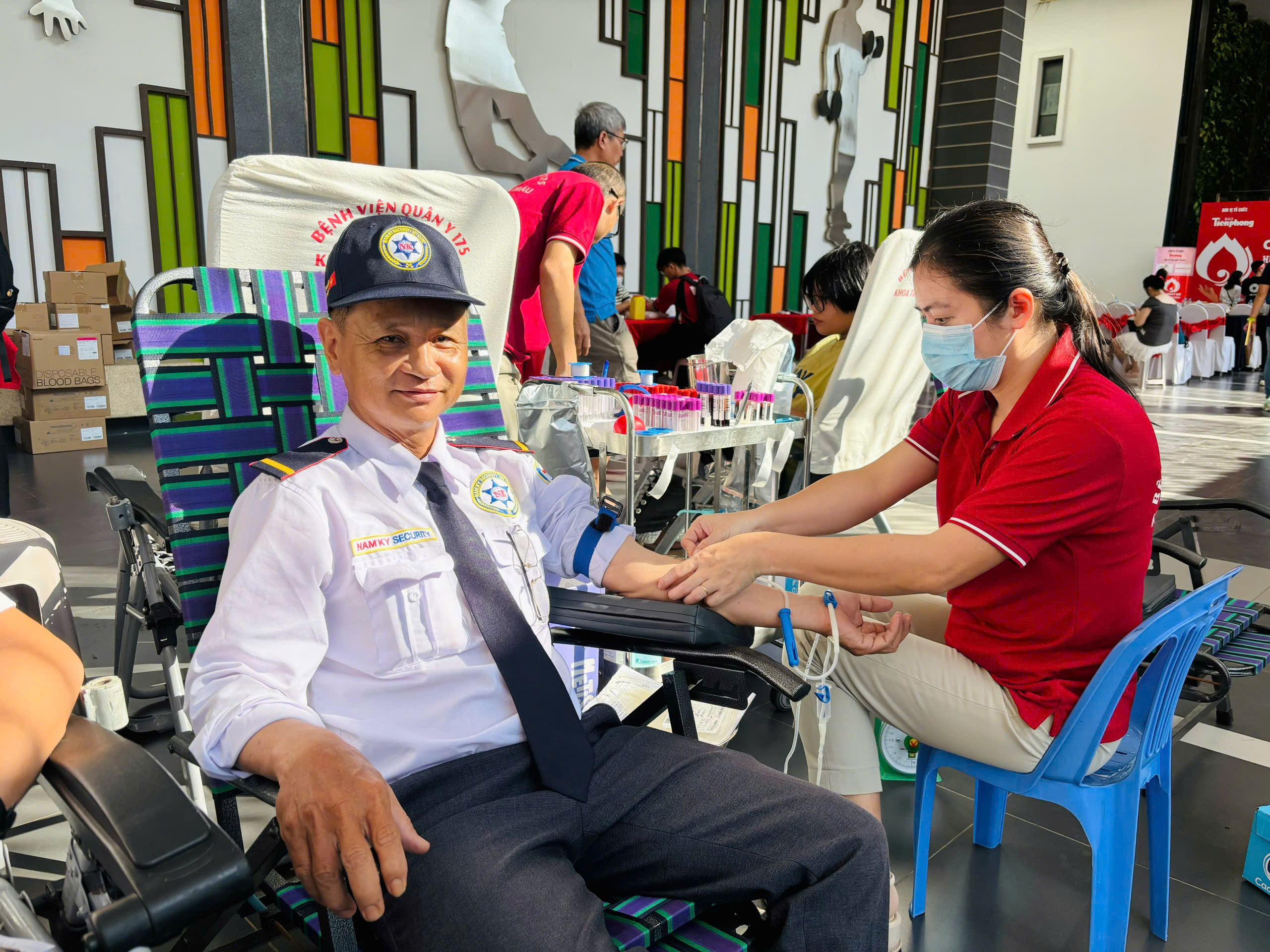 'Chưa có cuốc', tài xế xe công nghệ tranh thủ hiến máu cứu người- Ảnh 5.