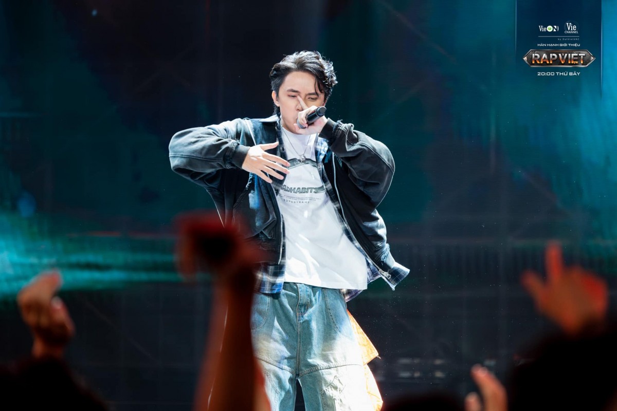 Nam rapper mang sức trẻ, niềm tự hào Việt Nam và khoảnh khắc bùng nổ đến “phá đảo” WeYoung 2025!- Ảnh 4.