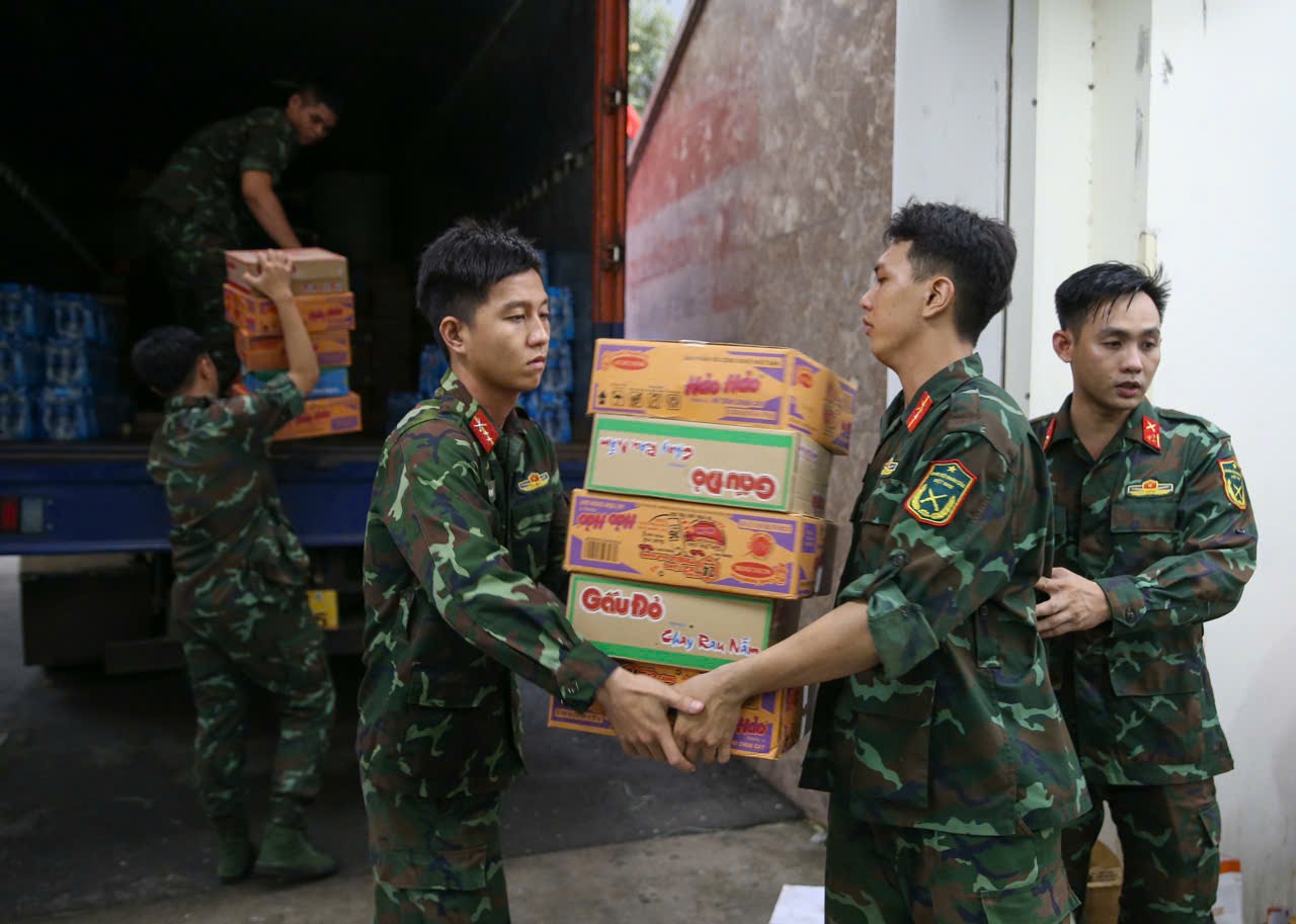 Mãi mãi xứng danh “Bộ đội Cụ Hồ” - Ảnh 2.