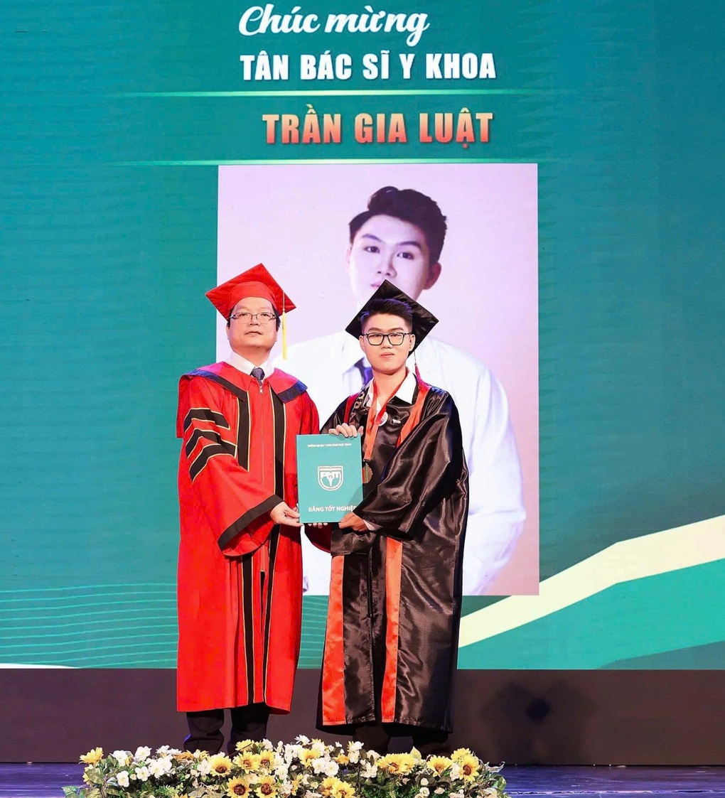 Vừa tốt nghiệp, nam sinh y khoa góp sức “rinh” huy chương vàng lịch sử - 3