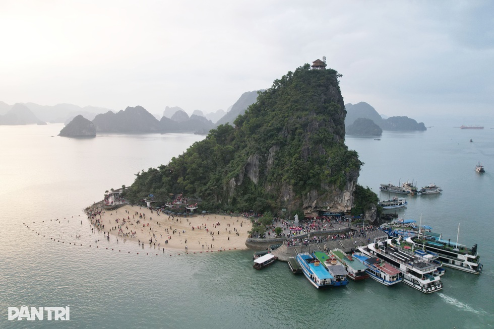 Vịnh Hạ Long dự kiến có thêm loạt sản phẩm du lịch mới từ năm 2026 - 2