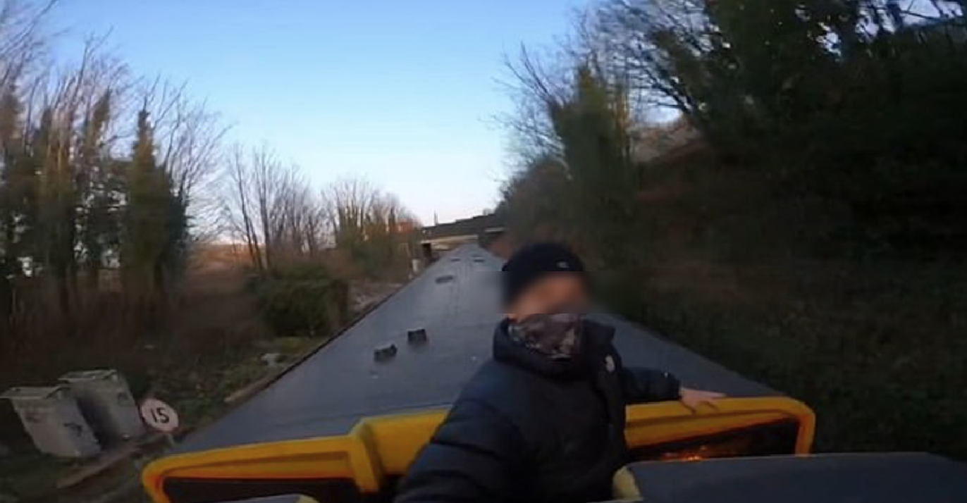 Cảnh báo gấp cho ai hay chụp ảnh tự sướng- Ảnh 4.