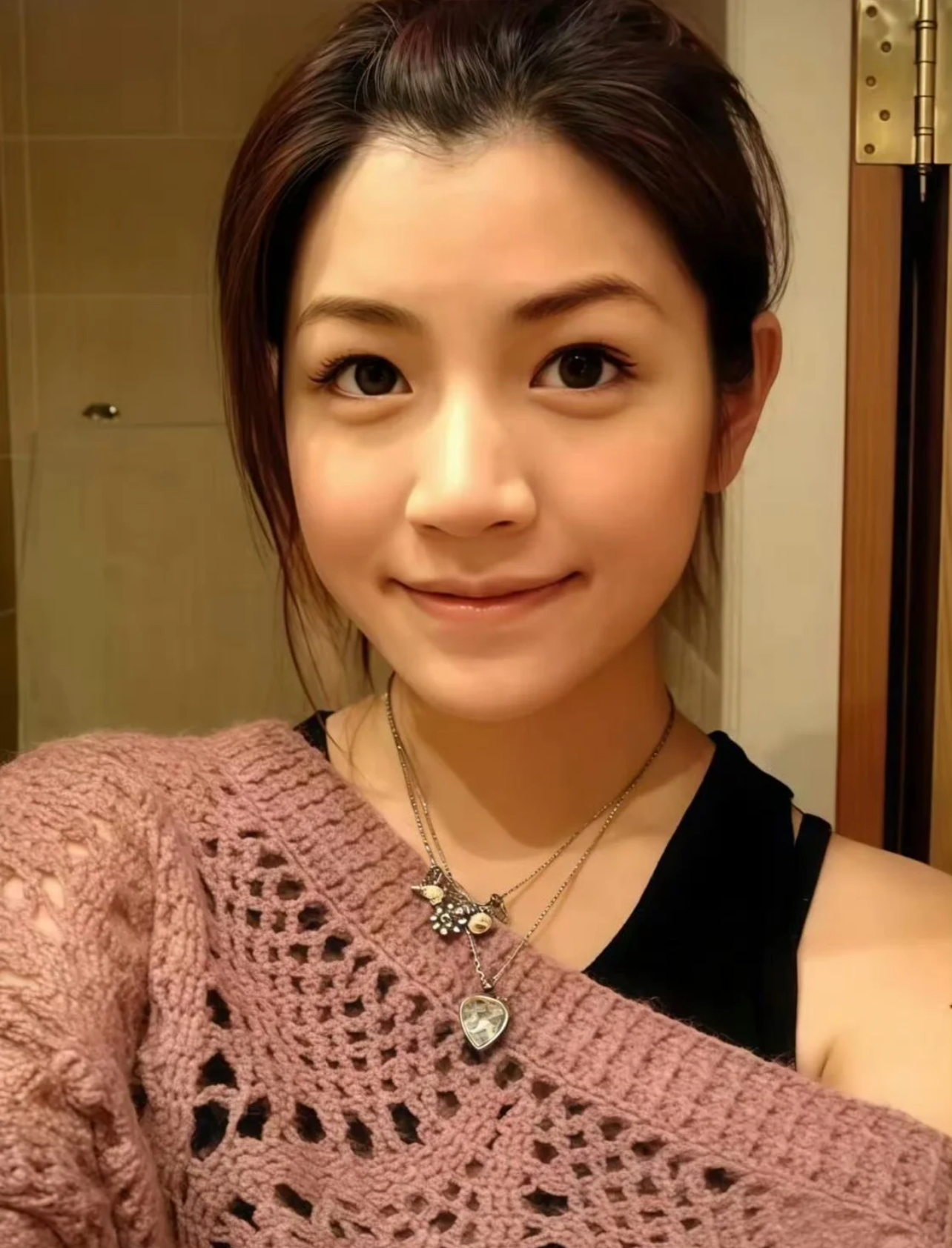 Trần đời chỉ có Trần Nghiên Hy: 42 tuổi vẫn cân đẹp style công chúa và 