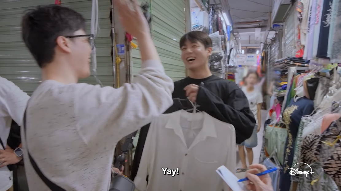 Đại sứ toàn cầu của Dior và Chanel mặc cả ở chợ Đà Nẵng, cũng phải xuống nước nũng nịu như ai- Ảnh 4.