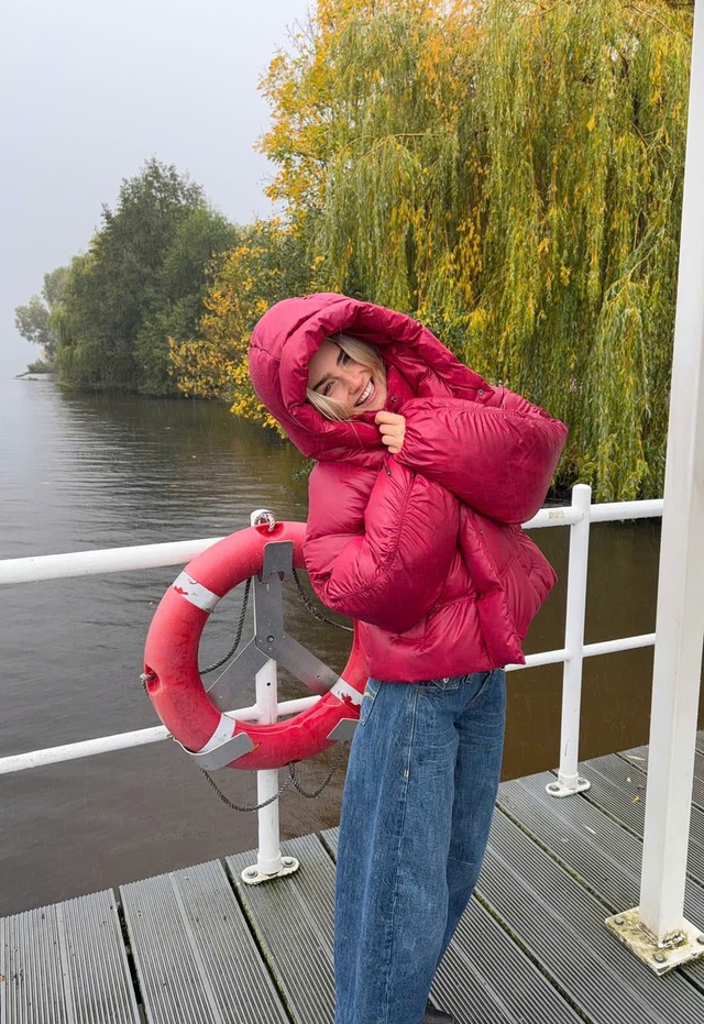 Cách biến áo phao thành điểm nhấn phong cách, không còn nhàm chán- Ảnh 4.