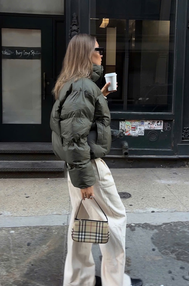 Cách biến áo phao thành điểm nhấn phong cách, không còn nhàm chán- Ảnh 5.