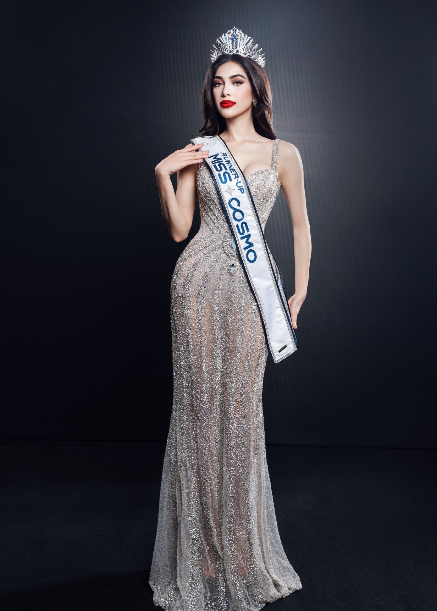 Hai nàng hậu Gen Z của Miss Cosmo 2025: Tân Hoa hậu có tính cách "tẻn tẻn" - 5