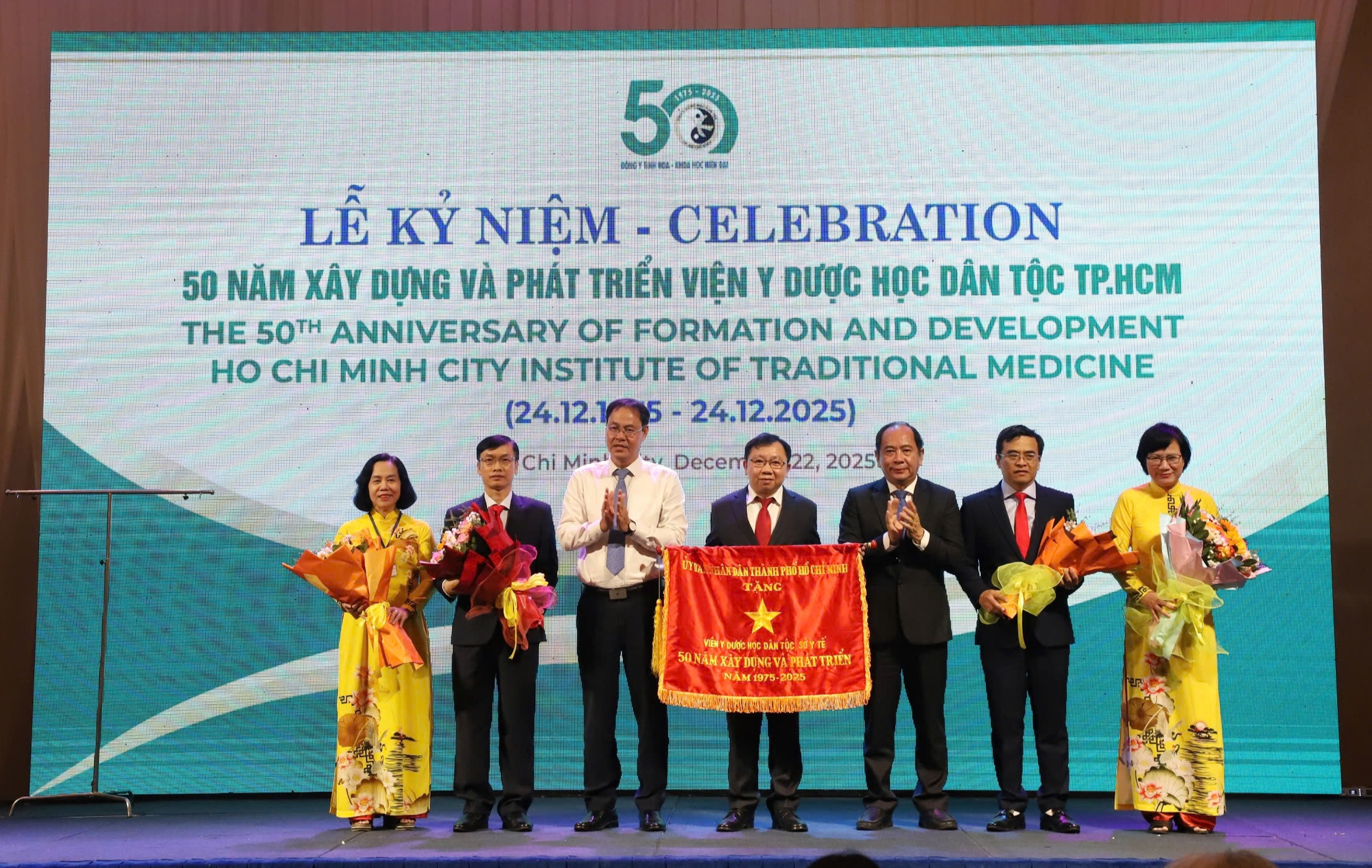 TP.HCM phát triển mô hình Đông - Tây y, đáp ứng nhu cầu chăm sóc sức khỏe đa dạng - Ảnh 1.