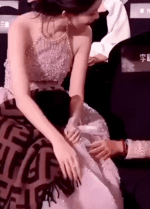 1766412144 45 Manh Tu Nghia nga nhao duoc 70 trieu nguoi cau