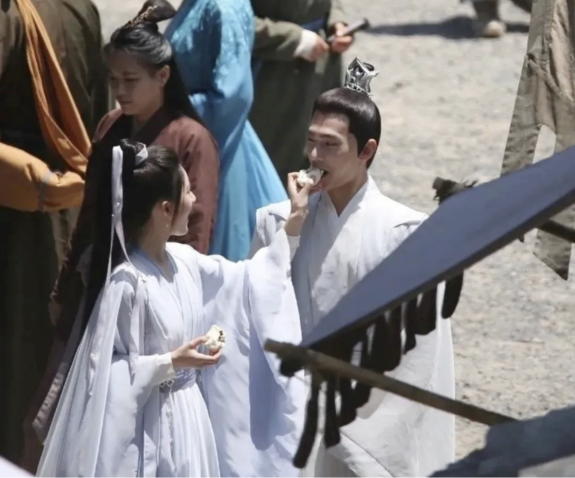 Hot nhất Weibo: Dương Dương và Triệu Lộ Tư lộ chuyện hẹn hò, nhà gái ê chề vì bị cả MXH cười chê- Ảnh 3.