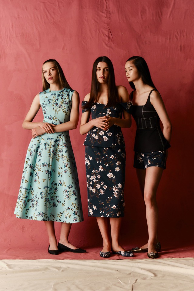 Những thiết kế cổ điển 'hot' nhất mùa thời trang cuối năm- Ảnh 3.