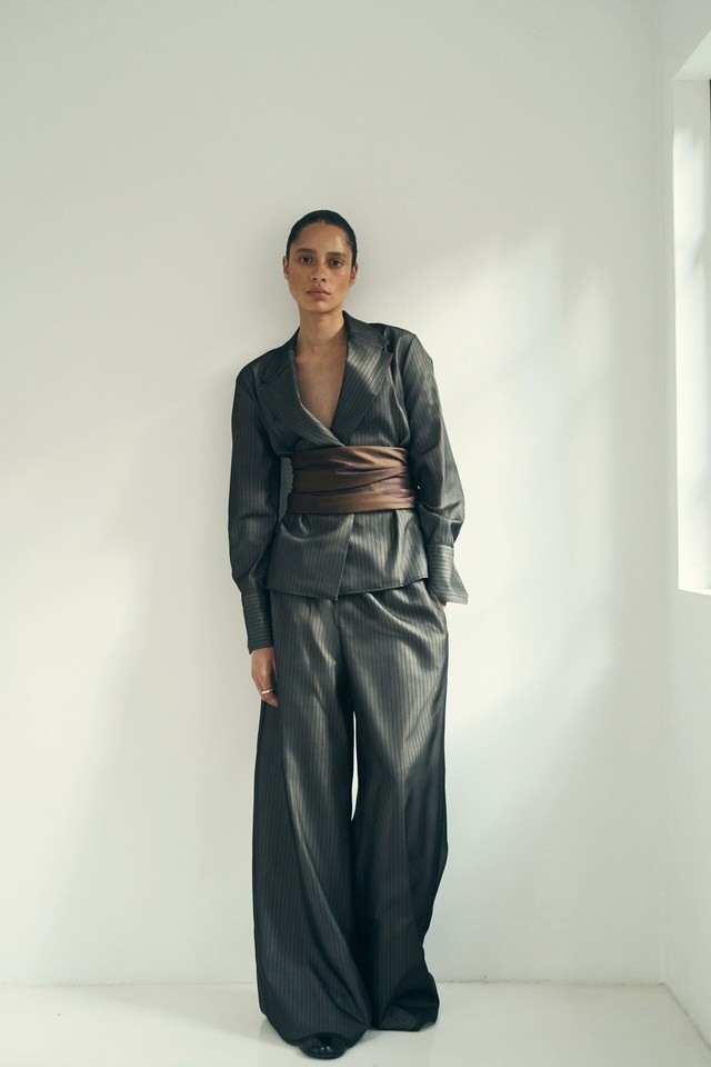 Những thiết kế cổ điển 'hot' nhất mùa thời trang cuối năm- Ảnh 4.