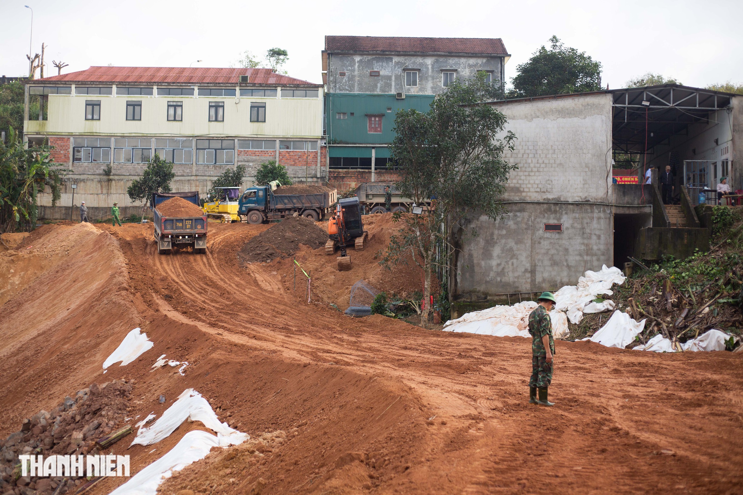 Cận cảnh công trường xây kè chống sạt lở ở xã miền núi Quảng Trị - Ảnh 5.