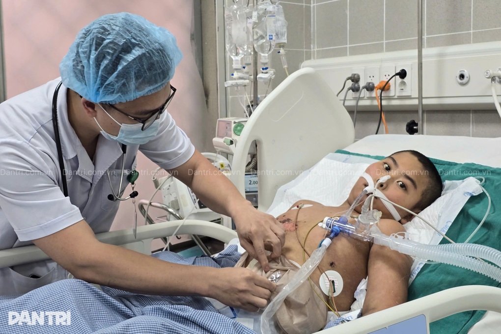 “Nếu dừng điều trị tích cực, bé trai 10 tuổi sẽ không còn cơ hội sống” - 3