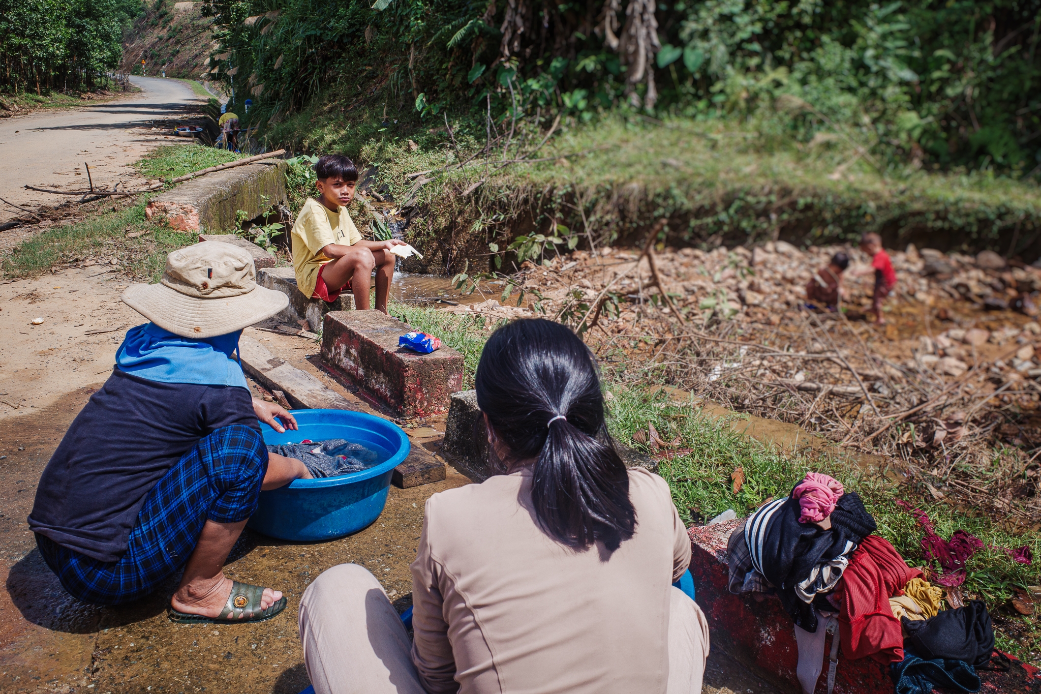 1766448119 765 Nhung dua tre giua tam nhin cong trinh phu