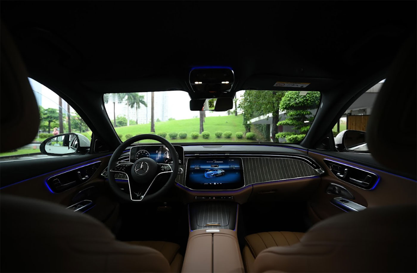 Mercedes-Benz trưng bày tại JW Marriott Hà Nội mùa Giáng sinh - Ảnh 4.