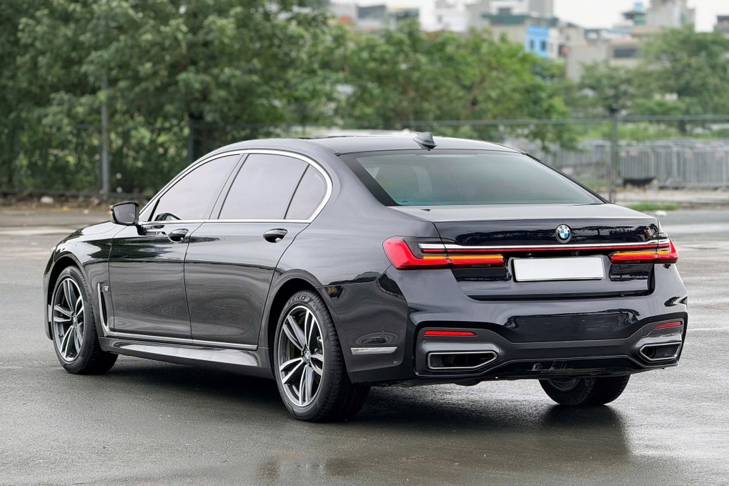Chiếc BMW 7-Series này bốc hơi 2,65 tỷ đồng sau 5 năm lăn bánh - 2