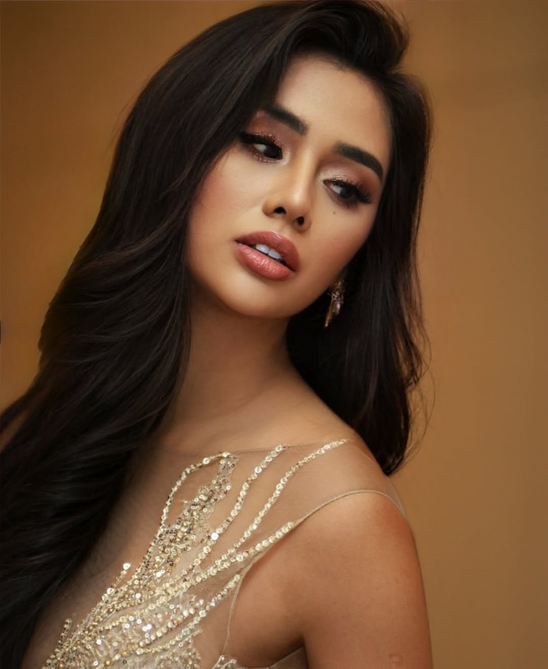 Thí sinh đầu tiên của Hoa hậu Hòa bình 2026 - 17