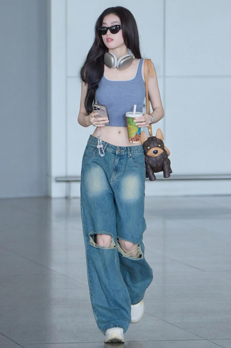 Sao Việt khoe street style khi đu trend chụp hình 'trạm tỷ' - 9