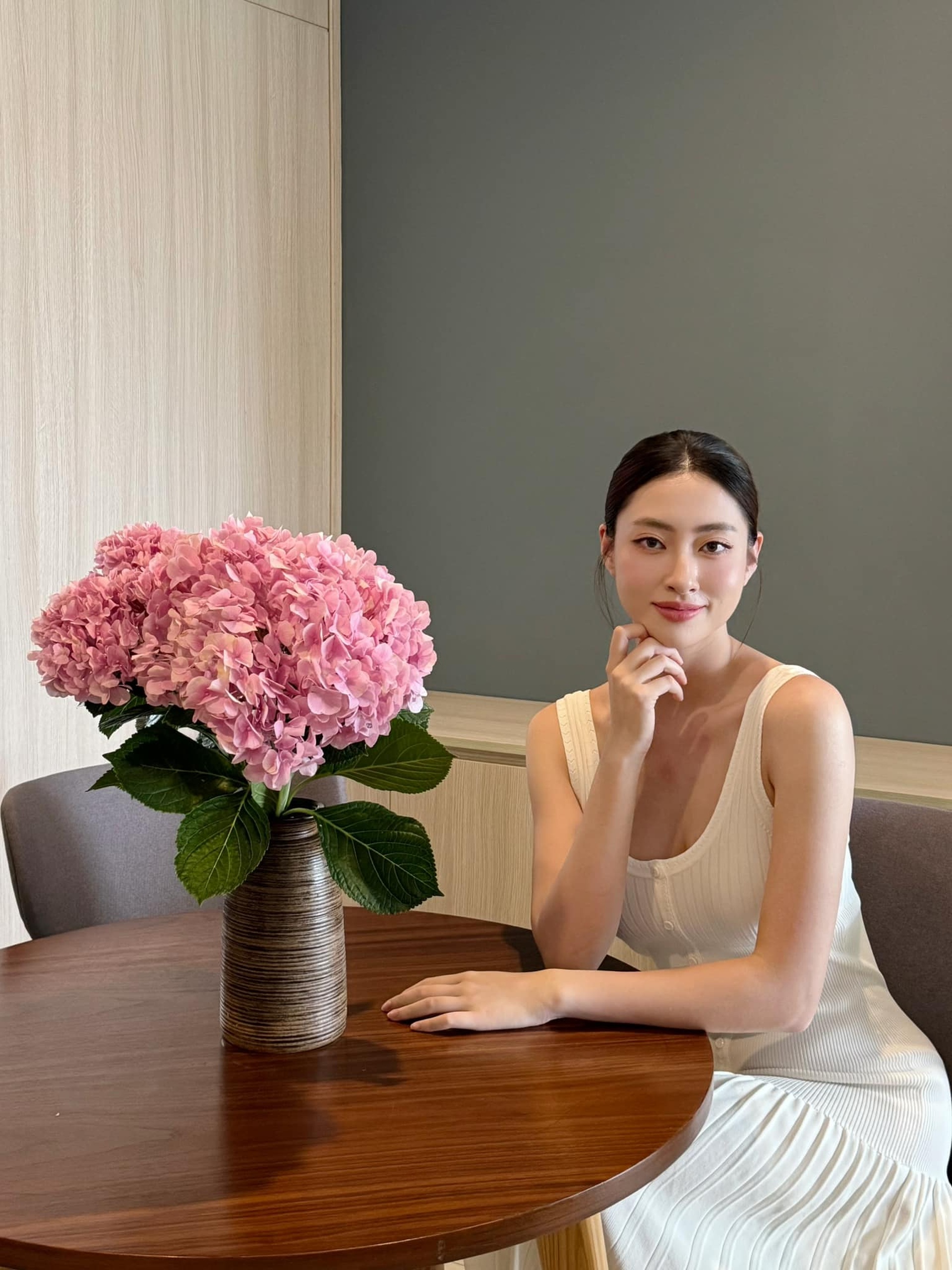 Lương Thùy Linh tuổi 25: Theo học tiến sĩ, nhan sắc đời thường gây bàn tán - 6