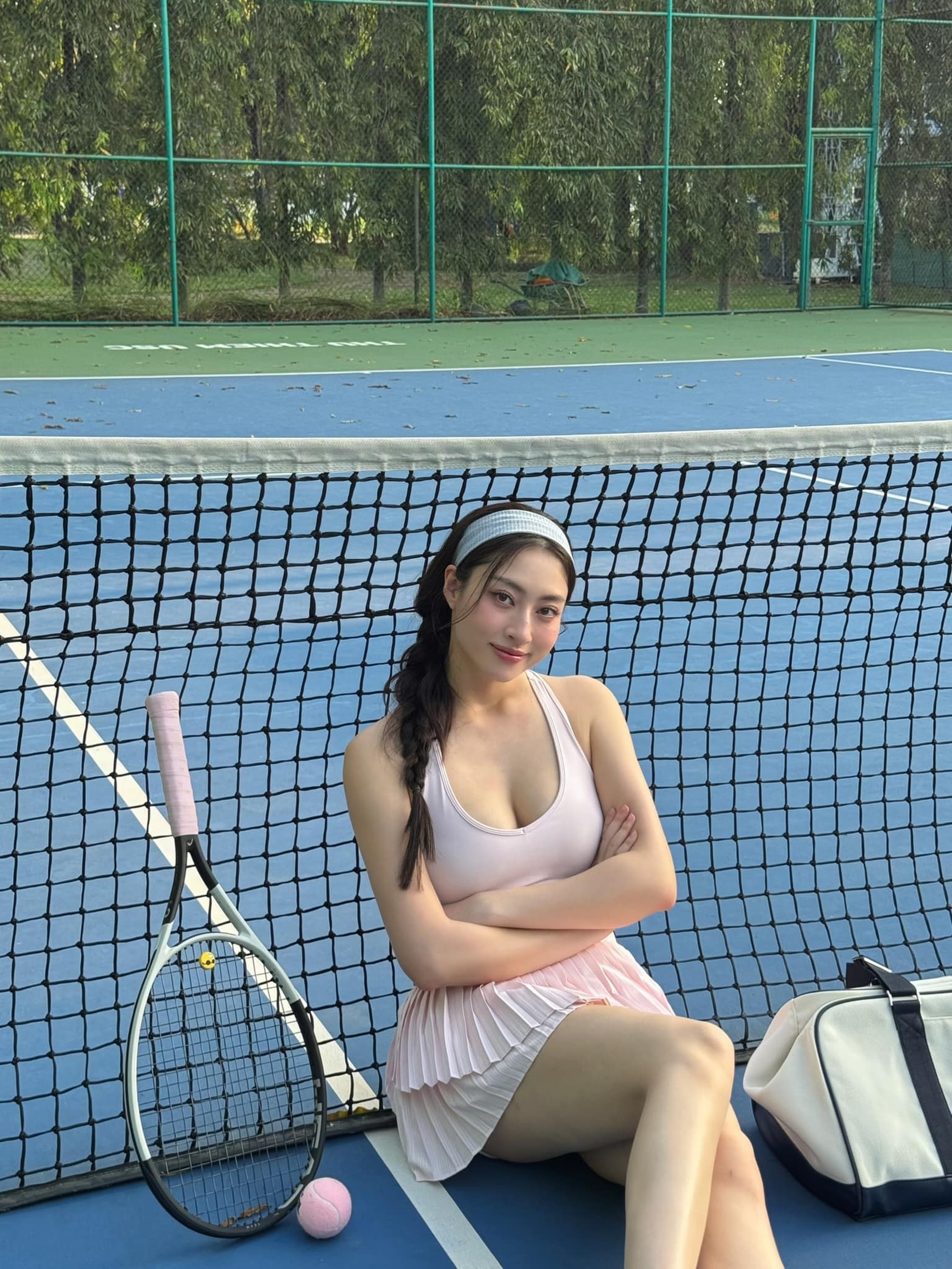 Lương Thùy Linh tuổi 25: Theo học tiến sĩ, nhan sắc đời thường gây bàn tán - 9