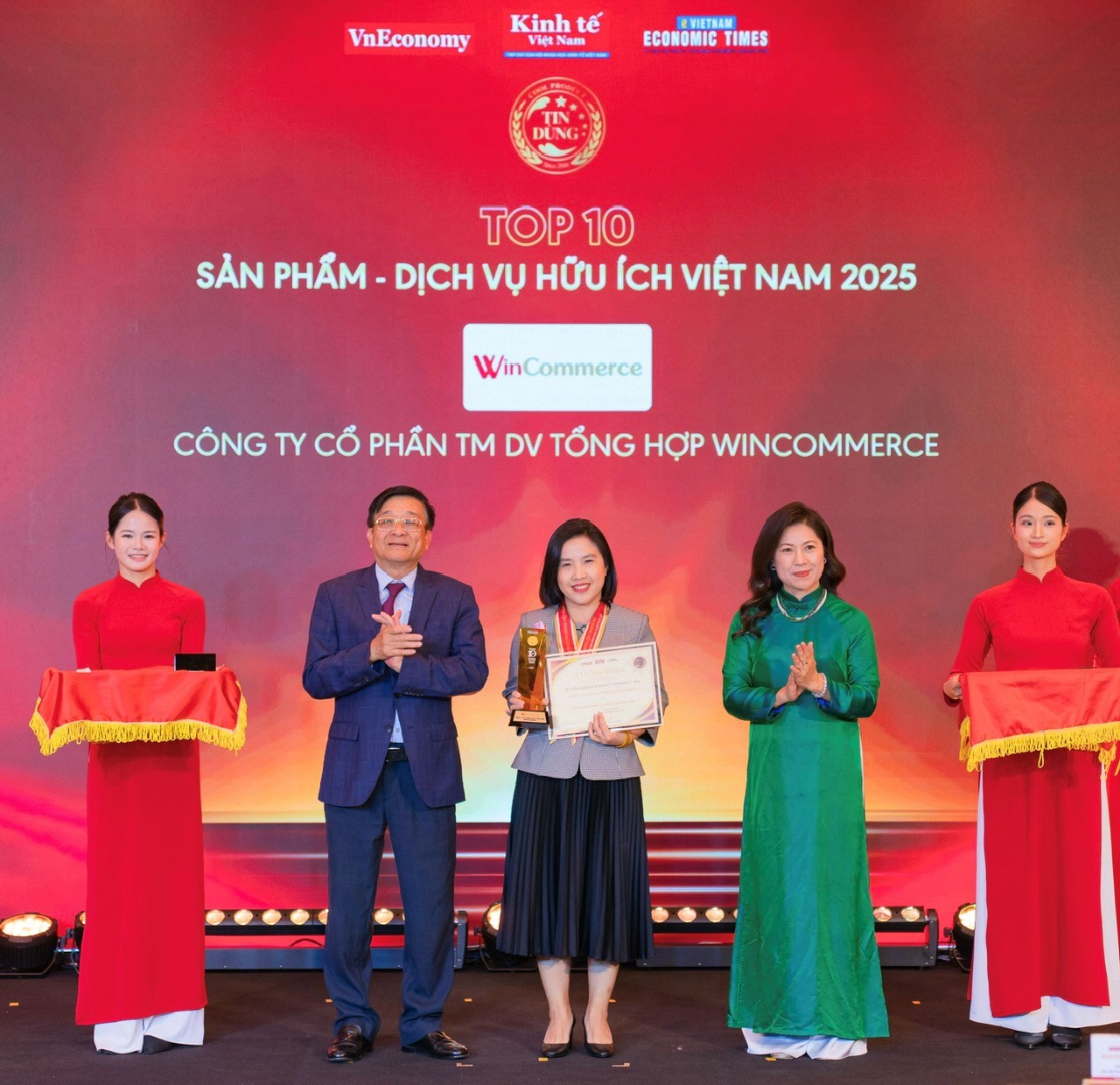 Hai thương hiệu của Masan vinh danh tại lễ công bố 'Tin dùng Việt Nam 2025' 3 Hai thương hiệu của Masan vinh danh tại lễ công bố 'Tin Dùng Việt Nam 2025' - Ảnh 3.