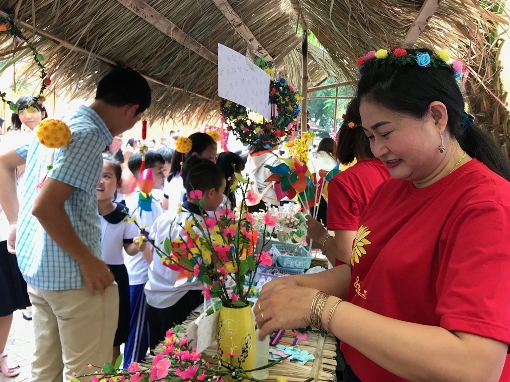 Chờ lịch nghỉ Tết của học sinh TPHCM, phụ huynh… tức muốn khóc” - 2