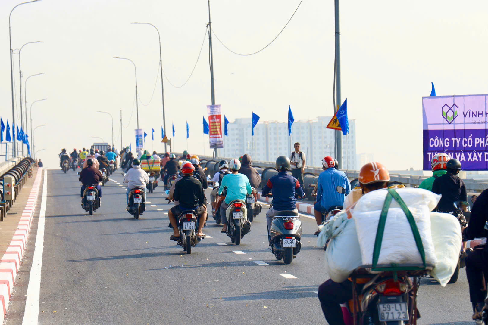 Cầu Bình Phước 1 thông xe:Cây cầu cuối cùng trên sông Sài Gòn đạt tĩnh không 7 m - Ảnh 9.