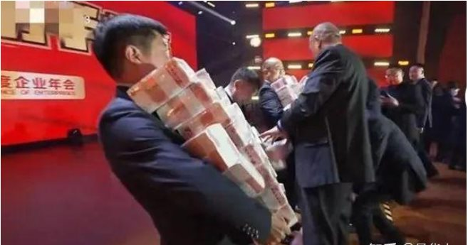 Chủ tịch tập đoàn nghìn tỷ phát 375 tỷ đồng tiền mặt thưởng Tết, đếm bao nhiêu được bấy nhiêu, có năm đãi lẩu 10 ngày liền- Ảnh 4.