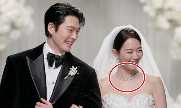 “Bóc giá” đám cưới Kim Woo Bin - Shin Min Ah: 1 mình cô dâu tốn 8 tỷ, nhiều con số khủng càng nghe càng choáng- Ảnh 3.